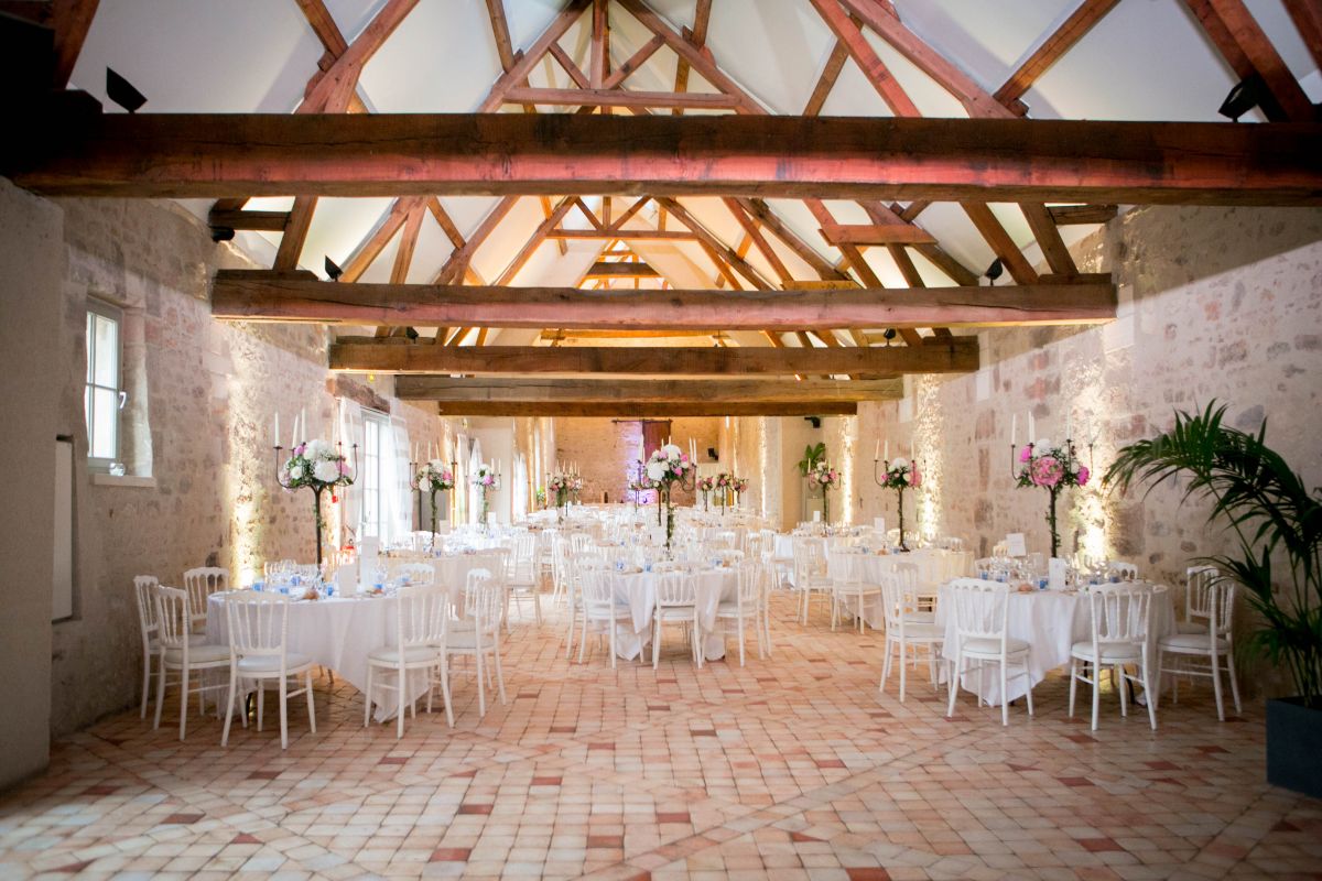 Salle de réception "Les Forges" qui appartient au Château de Serans Salle de réception "Les Forges" qui appartient au Château de Serans